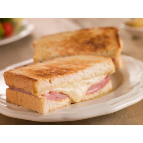 Toast con prosciutto cotto e sottiletta